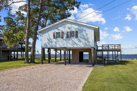 338 Queen Anne Dr, Bath, NC 27808
