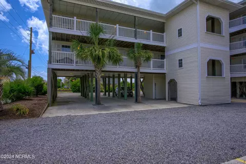 1501 N New River Dr #203, Surf City, NC 28445
