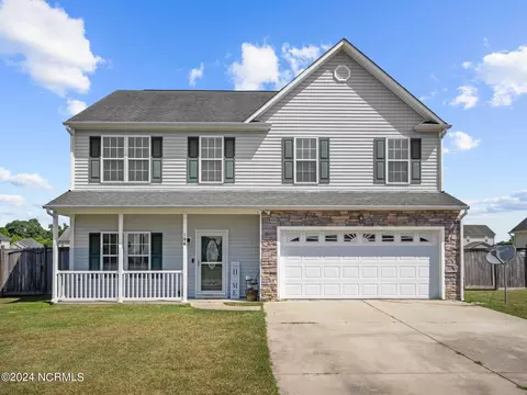 106 Dukes Lake Cir, Richlands, NC 28574