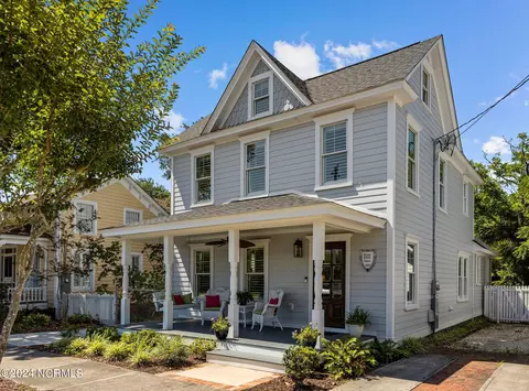 910 Ann St, Beaufort, NC 28516