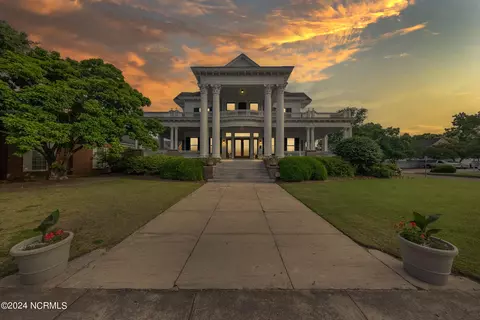 201 E Main St, Elizabeth City, NC 27909