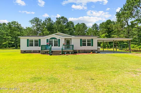 2294 Reedsford Rd, Clinton, NC 28328