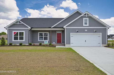 2855 Tucker Hill Dr, Grimesland, NC 27837