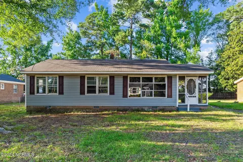 110 Greenfield Blvd, Greenville, NC 27834
