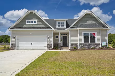 2852 Tucker Hill Dr, Grimesland, NC 27837