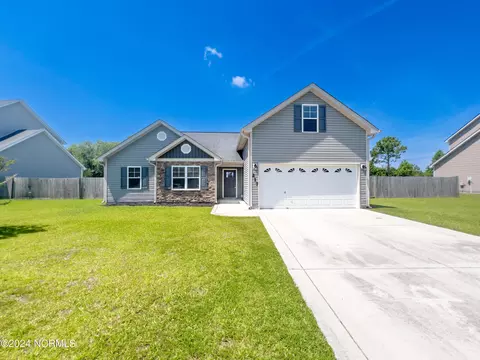 217 Hidden Oaks Dr, Jacksonville, NC 28546