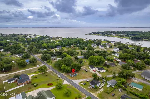 723 Broad Creek Loop Rd, Newport, NC 28570