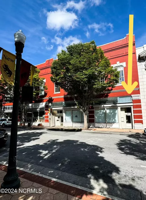 313 Middle St #D, New Bern, NC 28560