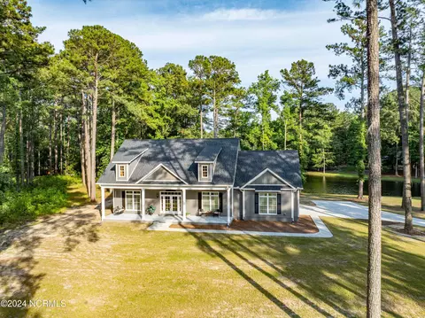 105 Mockernut Ln, Washington, NC 27889 photo 1