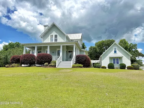102 Cottage Walk, Hampstead, NC 28443 photo 4