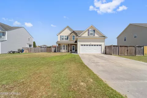 107 Landover Dr, Richlands, NC 28574