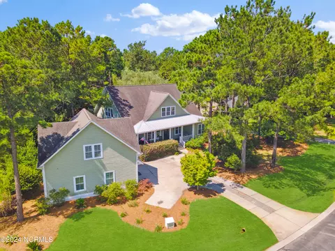 1060 Grandview Dr, Hampstead, NC 28443