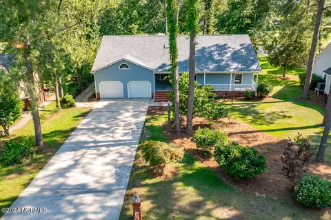 906 Shipyard Pt, New Bern, NC 28560