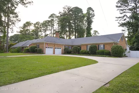 1703 Sunset Ave, Kinston, NC 28501