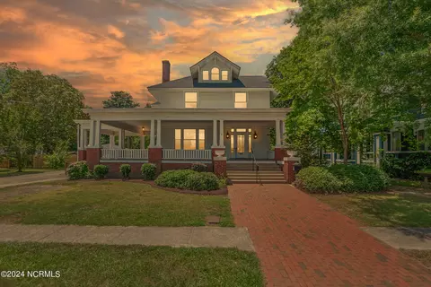 905 W Church St, Elizabeth City, NC 27909