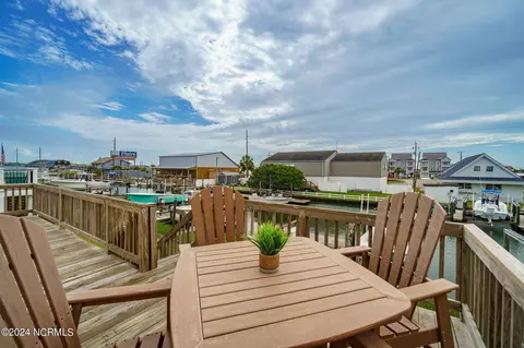 106 Smith St, Atlantic Beach, NC 28512 photo 3