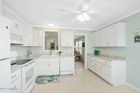 106 Smith St, Atlantic Beach, NC 28512 photo 18