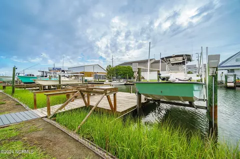 106 Smith St, Atlantic Beach, NC 28512 photo 8