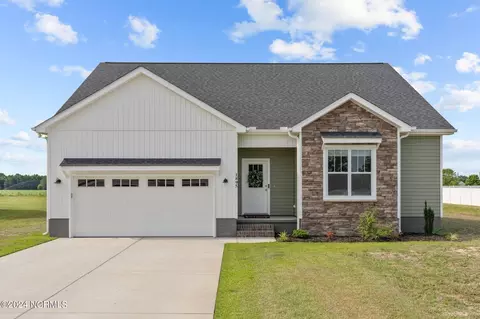 1895 Waylen Dr, Greenville, NC 27834