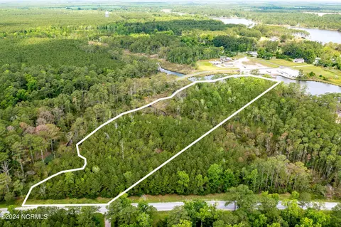 129 Mills Rd, Oriental, NC 28571