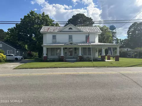 206 E Main St, Powellsville, NC 27967