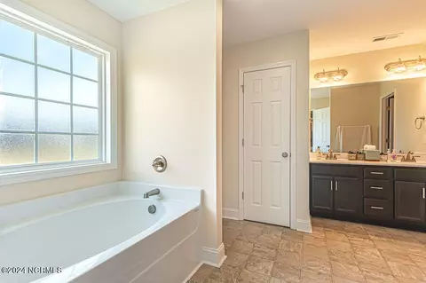 Bath - 411 Sundown Ct, Hubert, NC 28539 photo 3 of 3