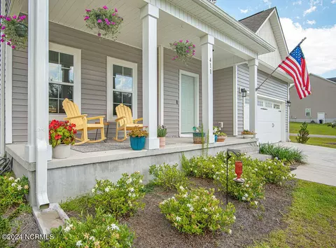 Exterior - 411 Sundown Ct, Hubert, NC 28539 photo 1 of 4