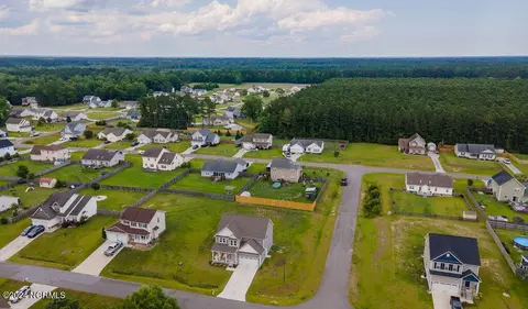 View/Area - 411 Sundown Ct, Hubert, NC 28539 photo 2 of 6
