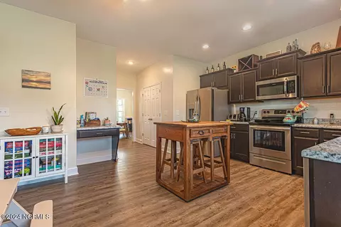 Kitchen - 411 Sundown Ct, Hubert, NC 28539 photo 2 of 2
