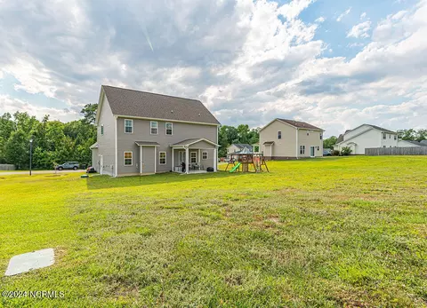 Exterior - 411 Sundown Ct, Hubert, NC 28539 photo 4 of 4