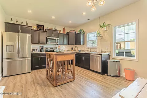 Kitchen - 411 Sundown Ct, Hubert, NC 28539 photo 1 of 2