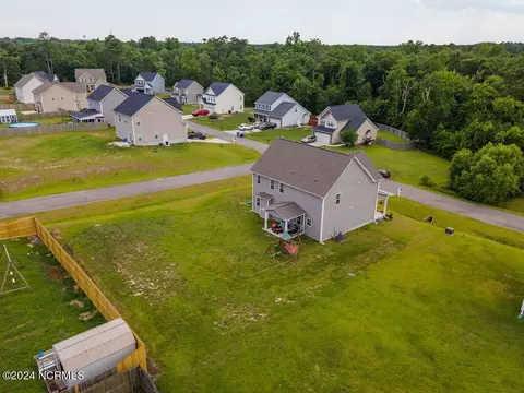 View/Area - 411 Sundown Ct, Hubert, NC 28539 photo 5 of 6