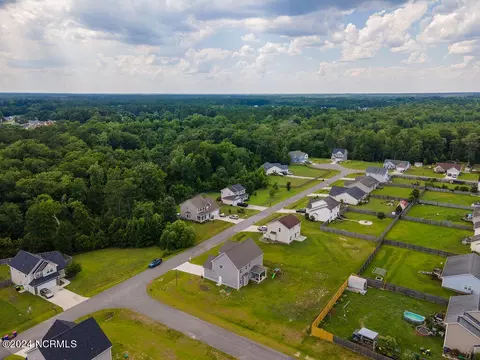 View/Area - 411 Sundown Ct, Hubert, NC 28539 photo 3 of 6