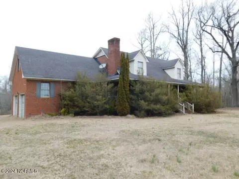 499 Bear Creek Rd, Grimesland, NC 27837