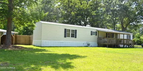 1018 Patch Dr, Newport, NC 28570