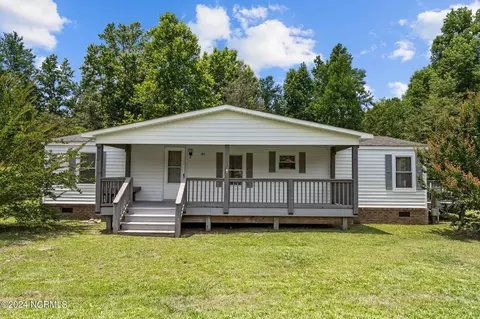1009 Lake Shore Dr, Leland, NC 28451