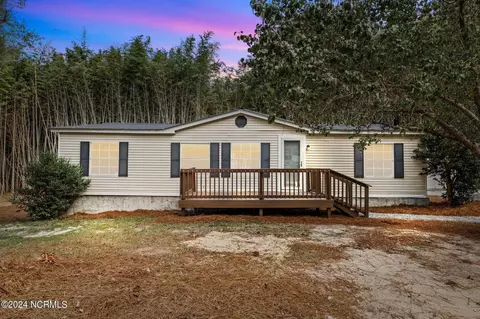 101 Cardinal Ct, Vass, NC 28394