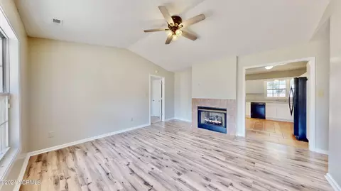 212 Chappell Creek Ct, Richlands, NC 28574
