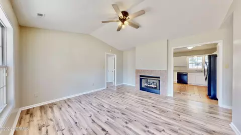 212 Chappell Creek Ct, Richlands, NC 28574