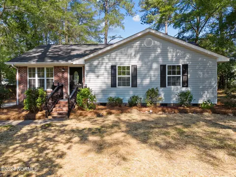 127 Starlight Dr, Rockingham, NC 28379