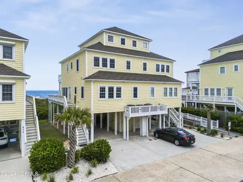 850 Villas Dr, North Topsail Beach, NC 28460