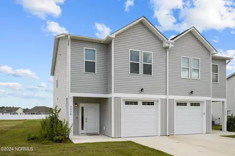 127 Pasture Ln #A, Peletier, NC 28584