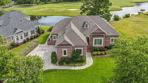558 Dartmoor Way SW, Ocean Isle Beach, NC 28469