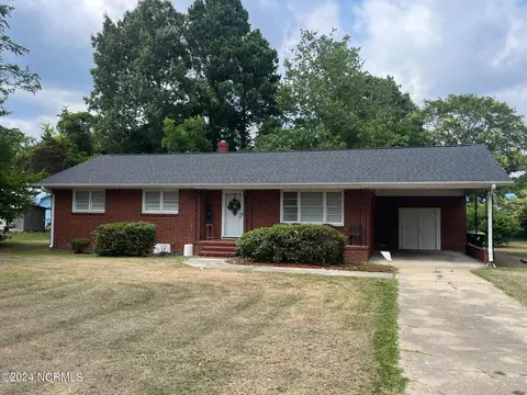 213 E Swanzy St, Elizabethtown, NC 28337