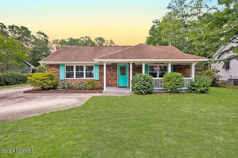 217 E 11th St, Southport, NC 28461
