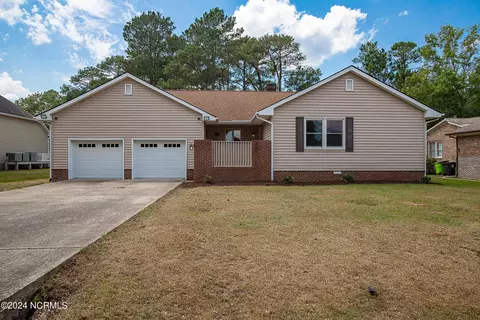 1014 Yacht Ct, New Bern, NC 28560