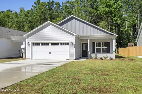 1163 Dan Owen Dr, Hampstead, NC 28443