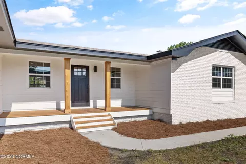 713 Ripwood Rd, Wilmington, NC 28405