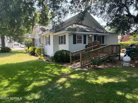 Exterior - 309 E 1st Ave, Chadbourn, NC 28431 photo 4 of 4