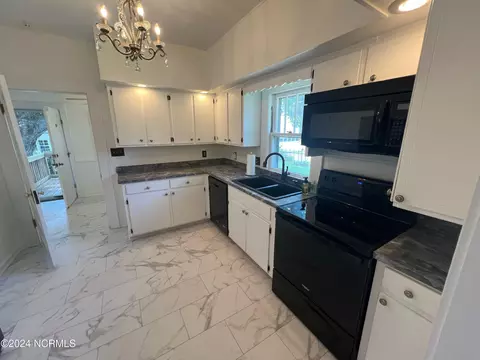 Kitchen - 309 E 1st Ave, Chadbourn, NC 28431 photo 1 of 1